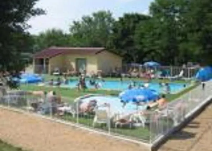 4 Etoiles - Piscine - Ccbfced